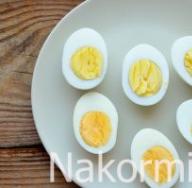 Фаршированные яйца со шпротами Закуска с яйцами и шпротами